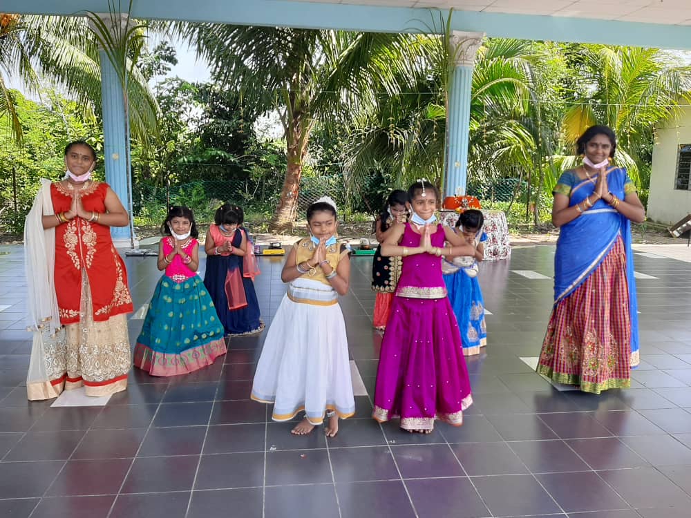 Tamizhar Thirunal 2022 On the celebration of Tamil New Year and Pongal festival , more than  100 participants performing 18 different arts and set a New World Record
