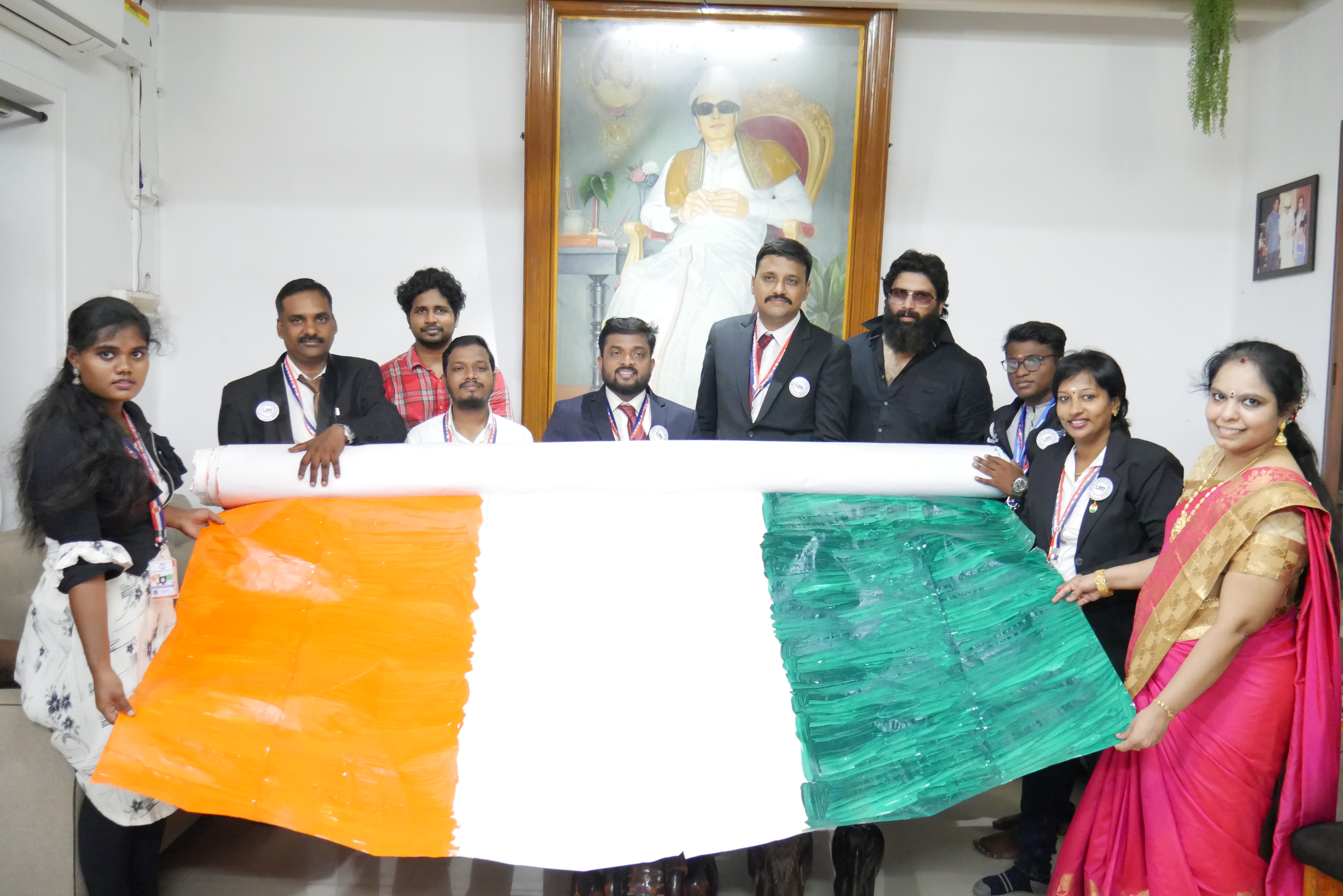 THE FIRST PERSON IN THE WORLD, TO DRAW THE LONGEST INDIAN NATIONAL FLAG  NON-STOP FOR 49 HOURS USING HIS TONGUE ONLY