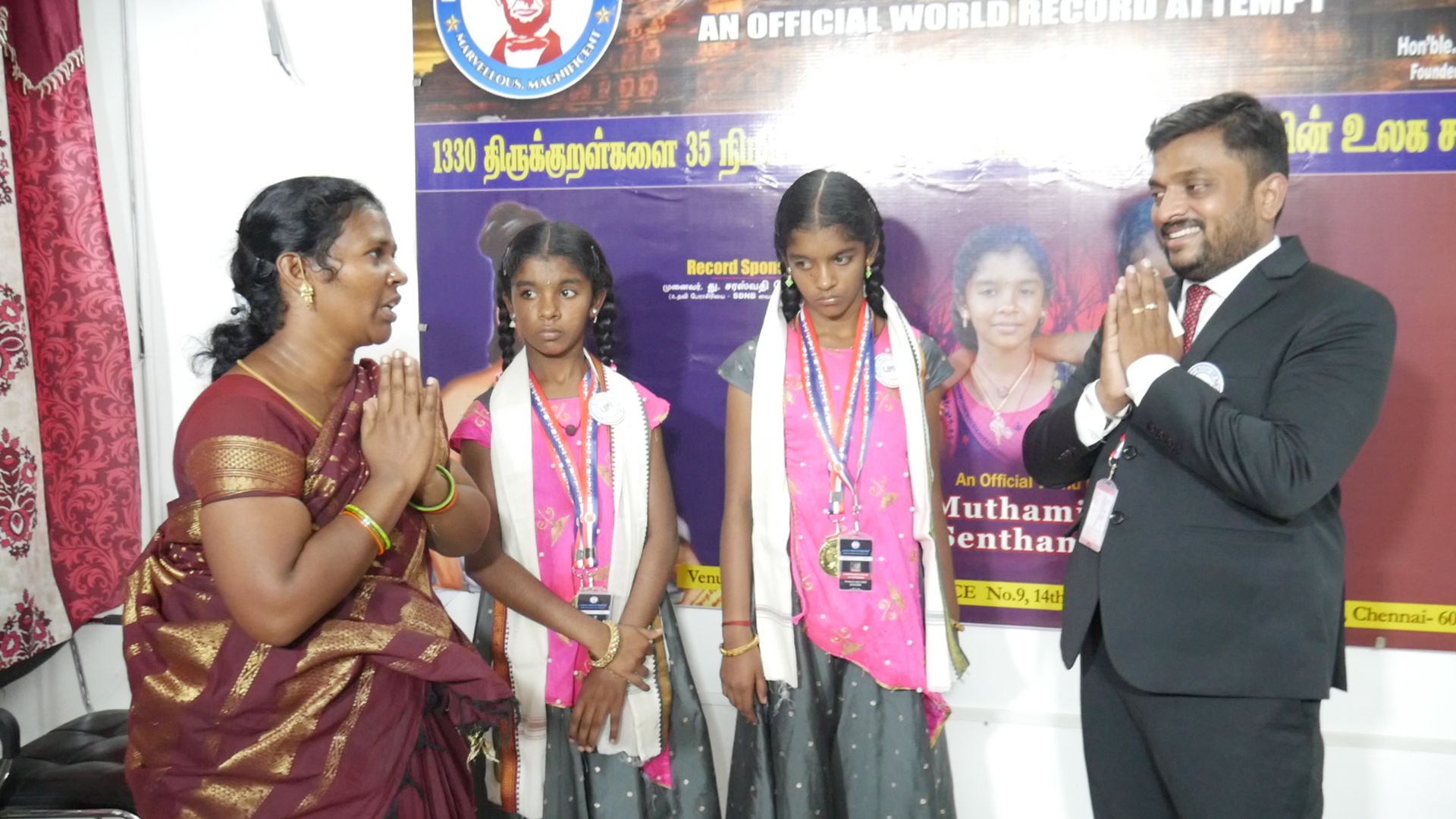 FIRST TWIN KIDS IN THE WORLD RECITING 1330 THIRUKKURAL IN 35 MINUTES