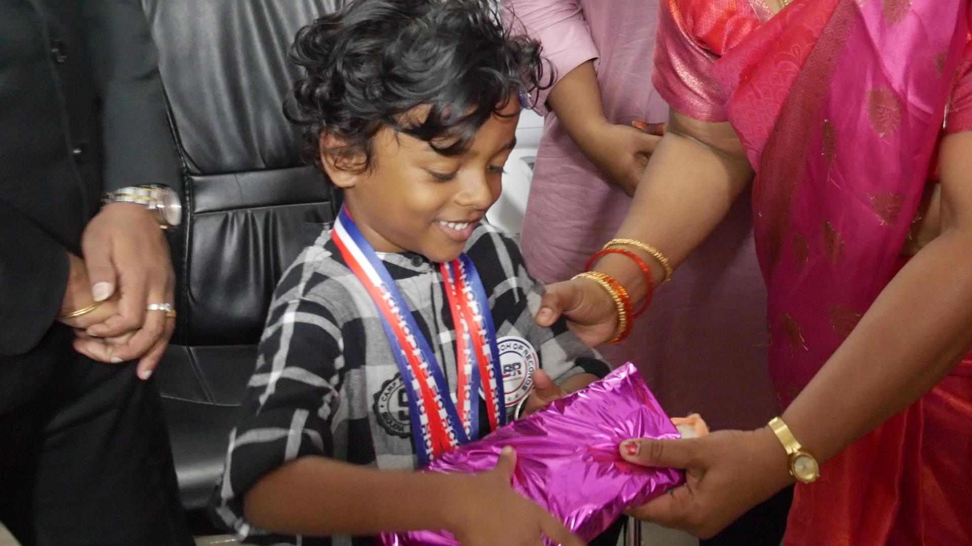 5-year-old child sets new world record for answering questions about  more than 50 planets around the moon and outer space in a short time