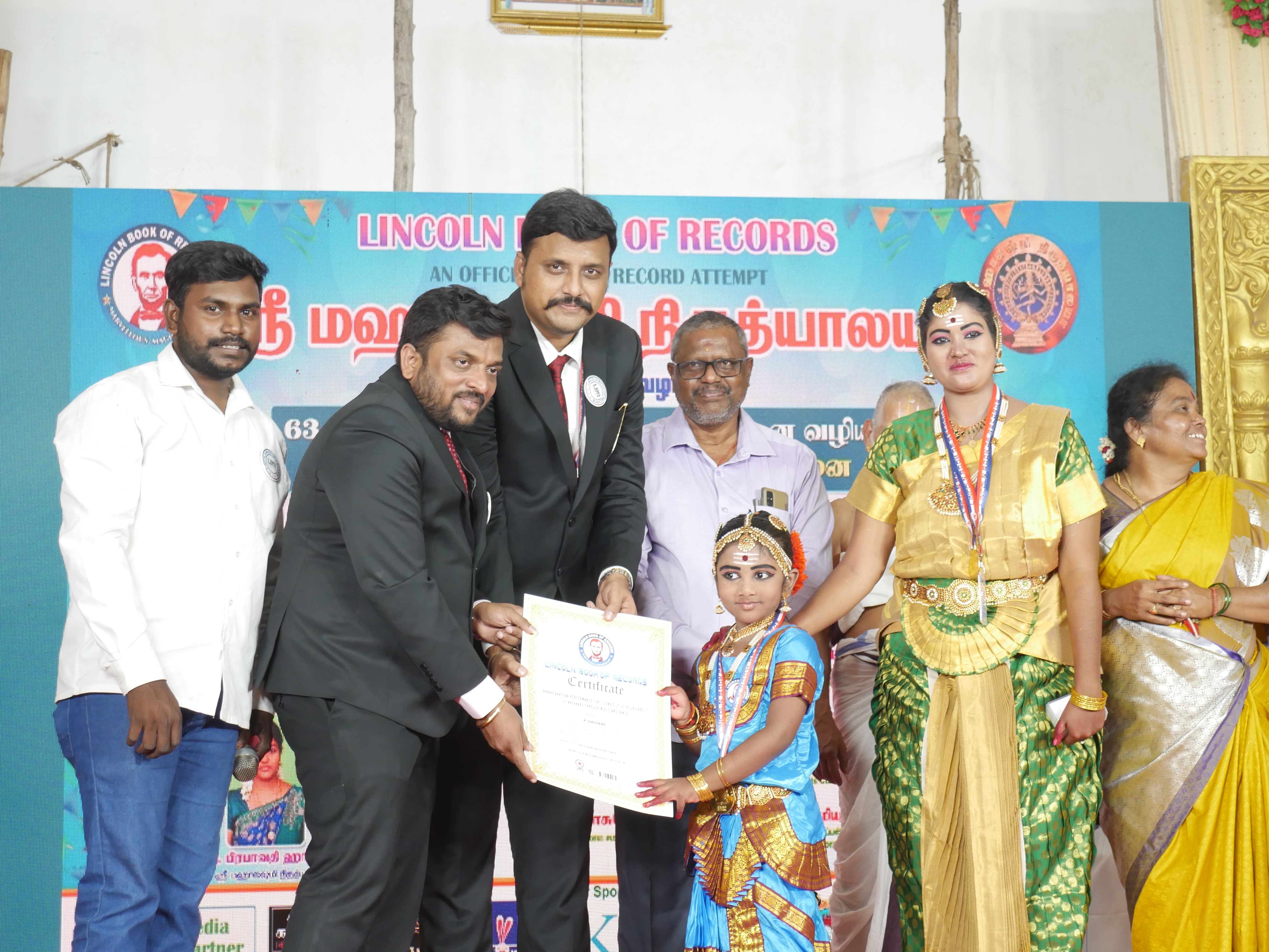 Bharatanatyam performance for 3 consecutive hours about  63 Nayanars through music and dance