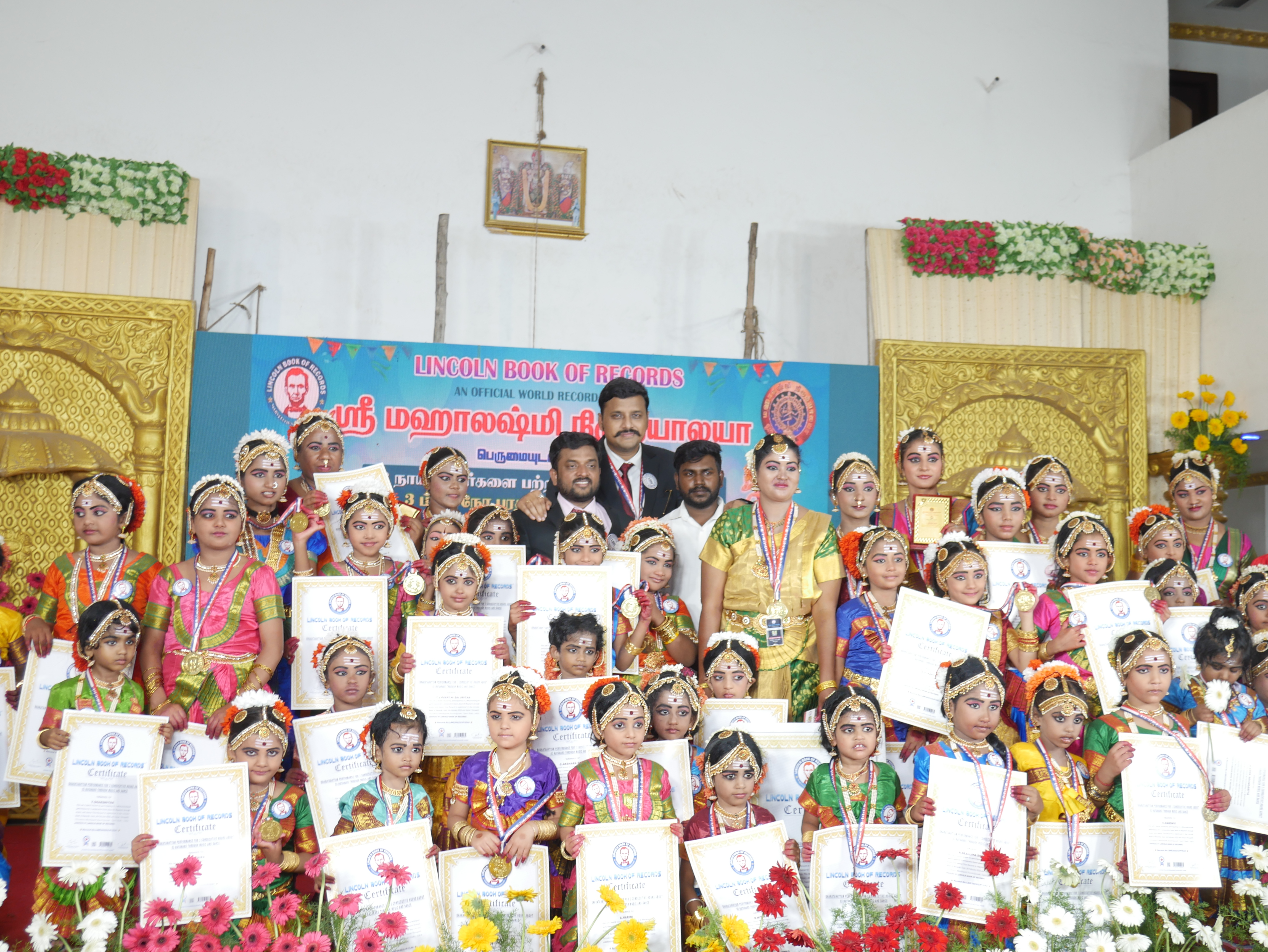 Bharatanatyam performance for 3 consecutive hours about  63 Nayanars through music and dance
