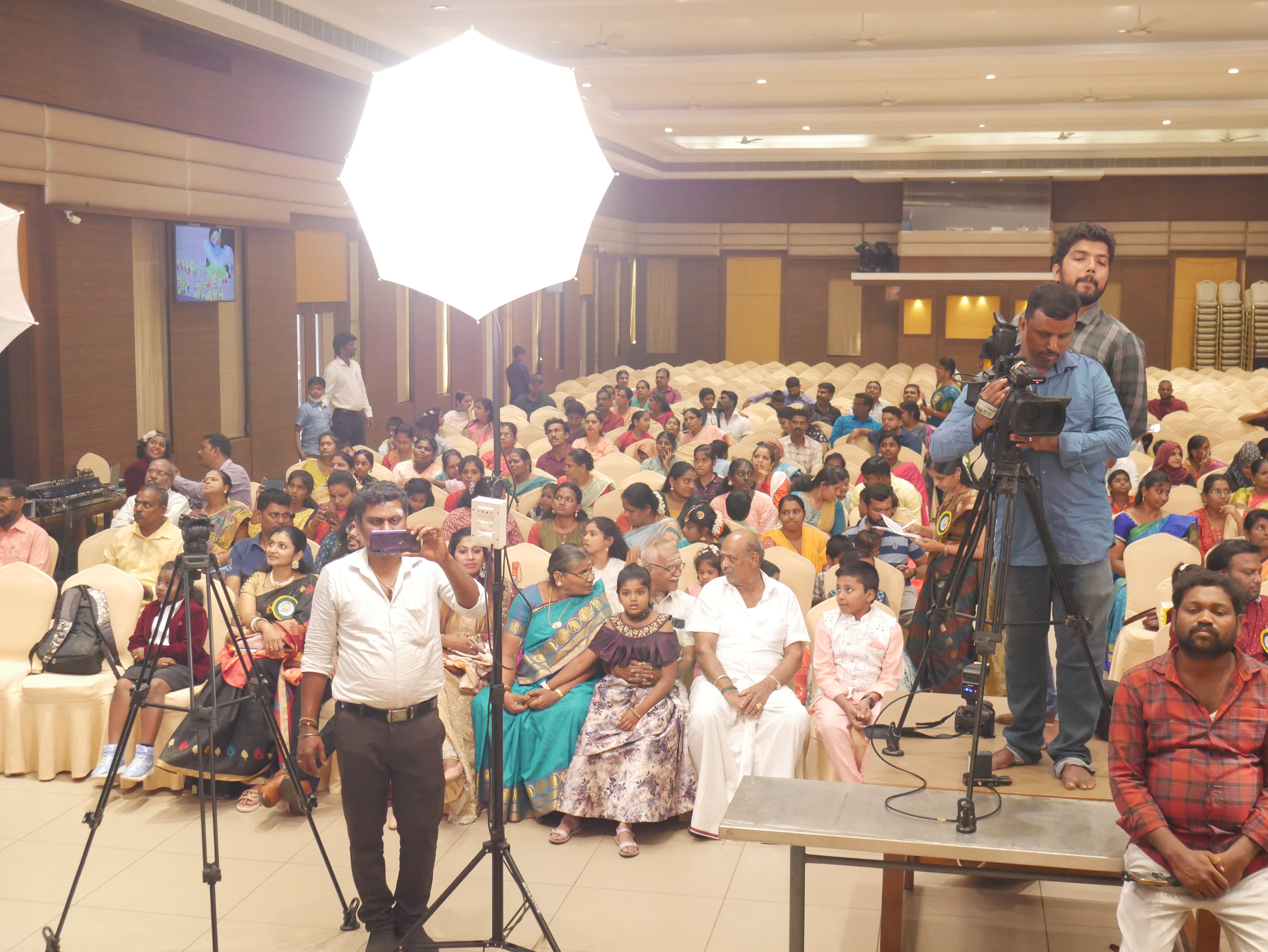 "World record by solving 81 - 3*3 Rubik’s cube and arranging them in  no.76 on occasion of our 76th independence day celebration by  blindfolded using Mid Brain Activation Technique in least time"